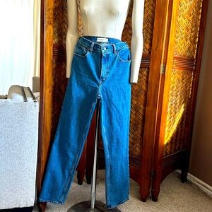 Abercrombie & Fitch NWOT 90’s straight ultra high rise jeans 28R
